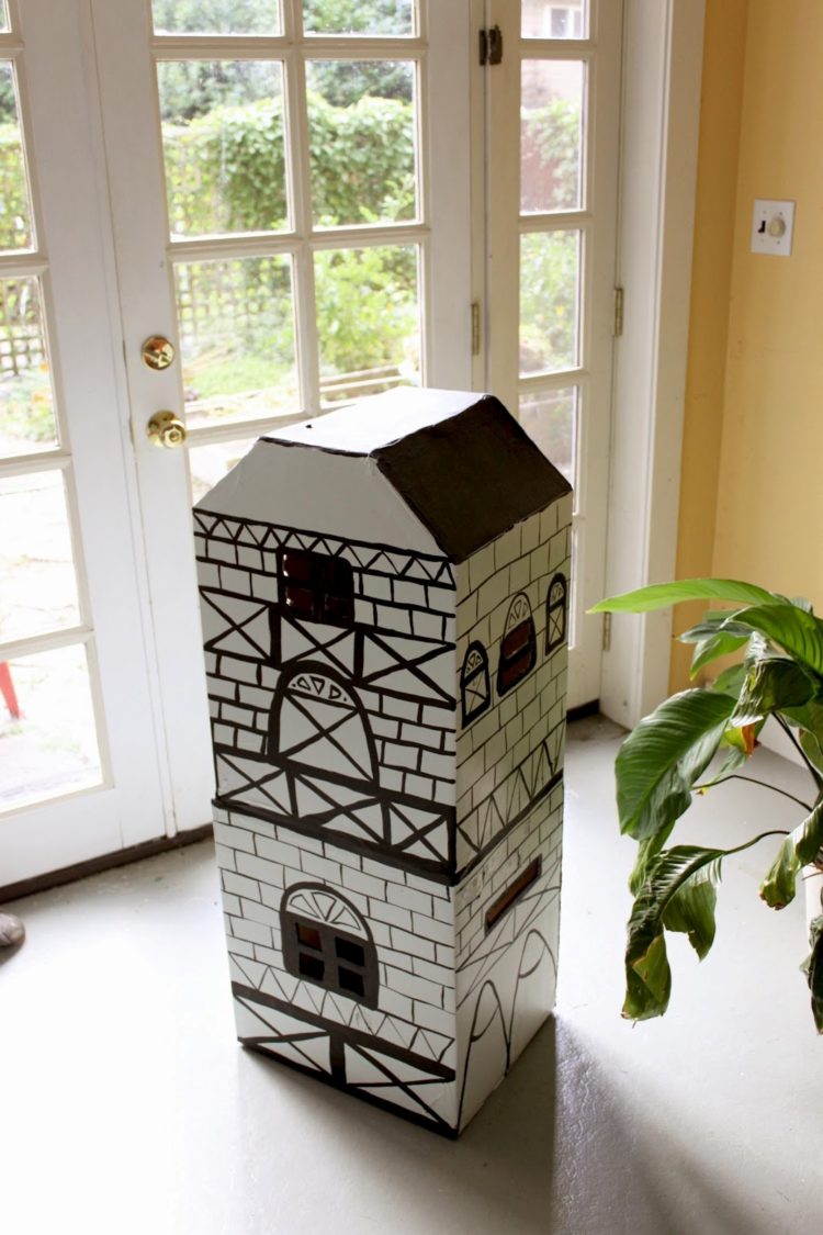 outdoor cat house for large cats