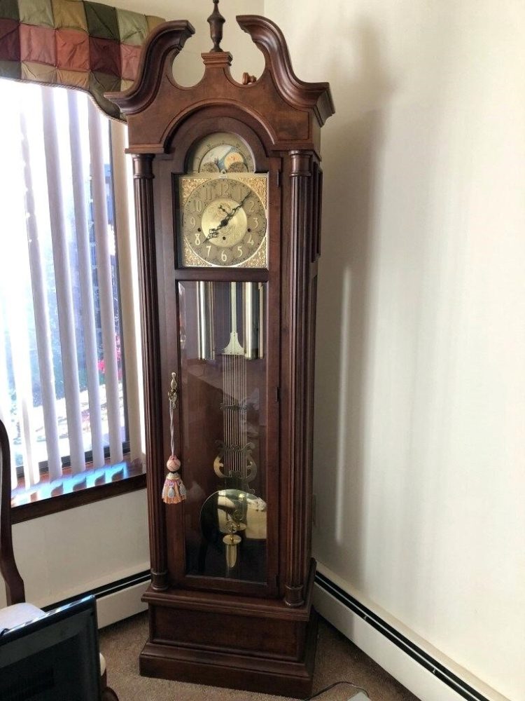 grandfather clock forgets the l