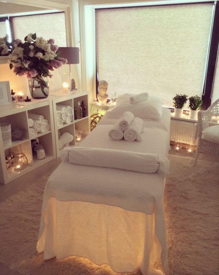 53 Excellent Massage Room Ideas Your Clients Will Love
