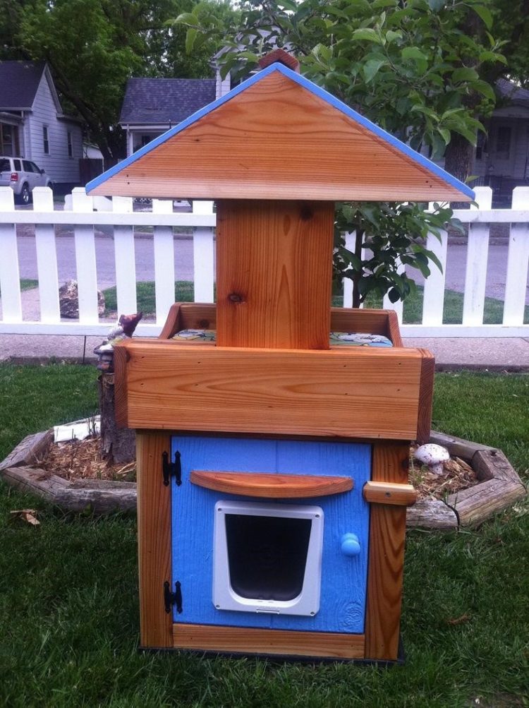 make your own outdoor cat house