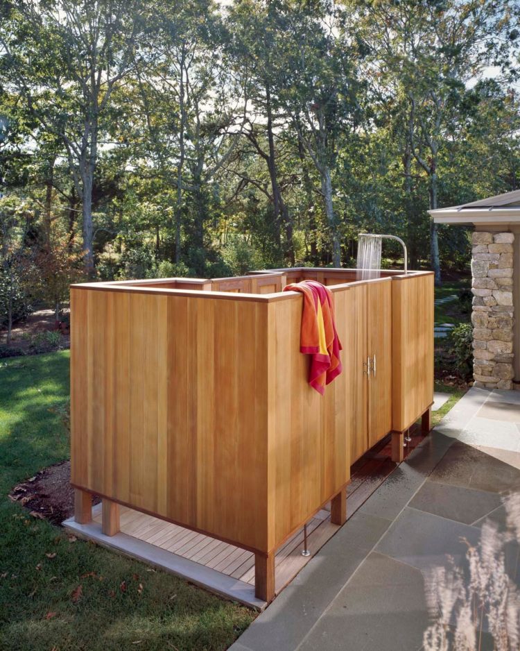 outdoor shower privacy