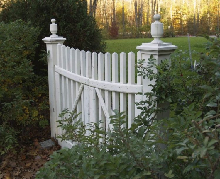 picket fence border