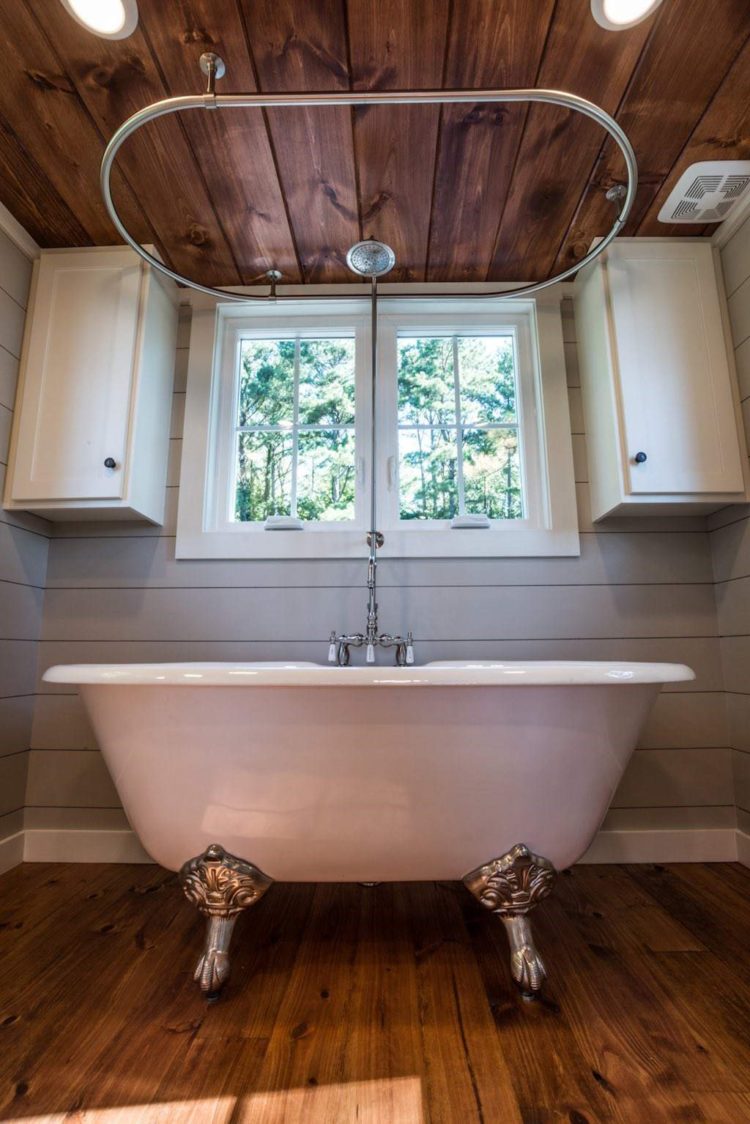 1920 clawfoot tub