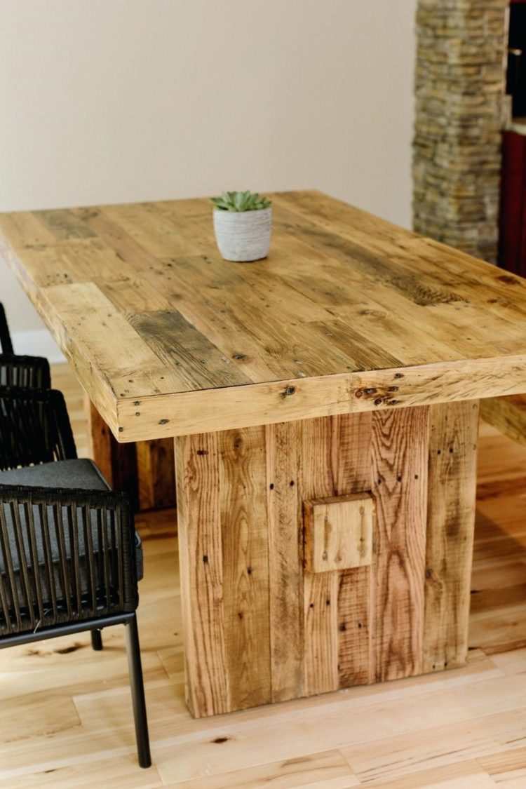 wood table easel