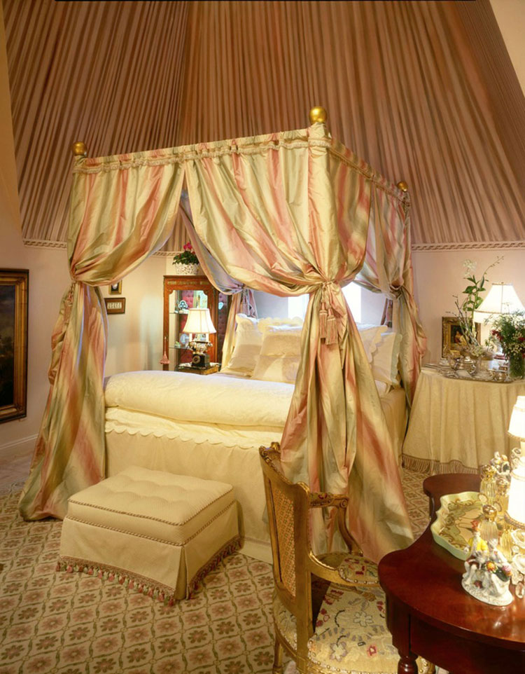 canopy bed garland
