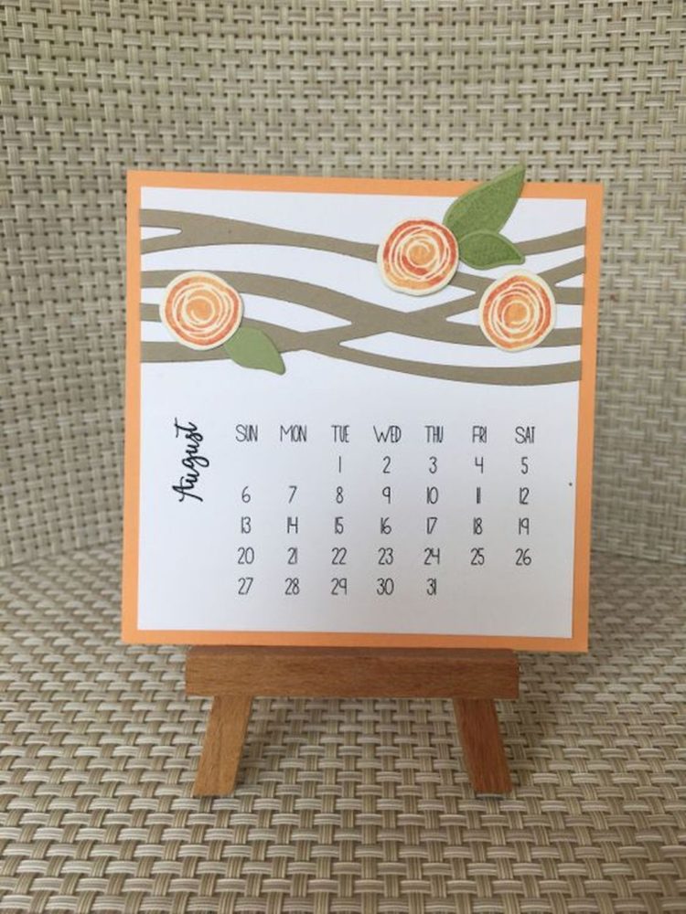 desk calendar with lines