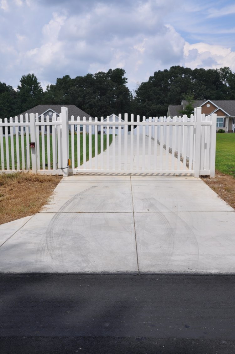 driveway gates hinges