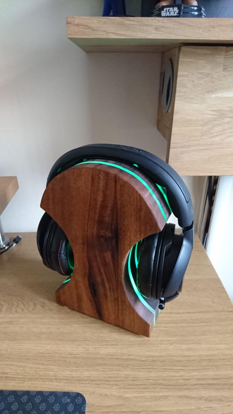 headphone stand for wall