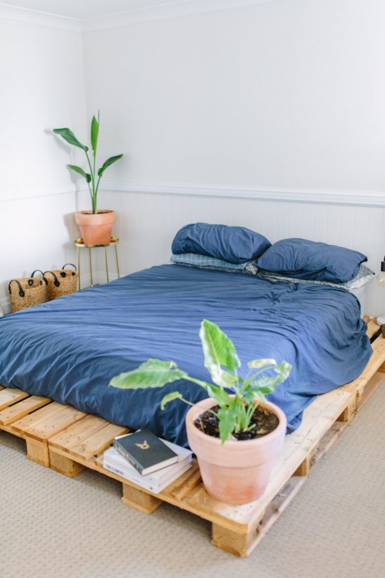 how to make a pallet bed with drawers