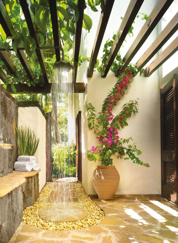 outdoor shower cool