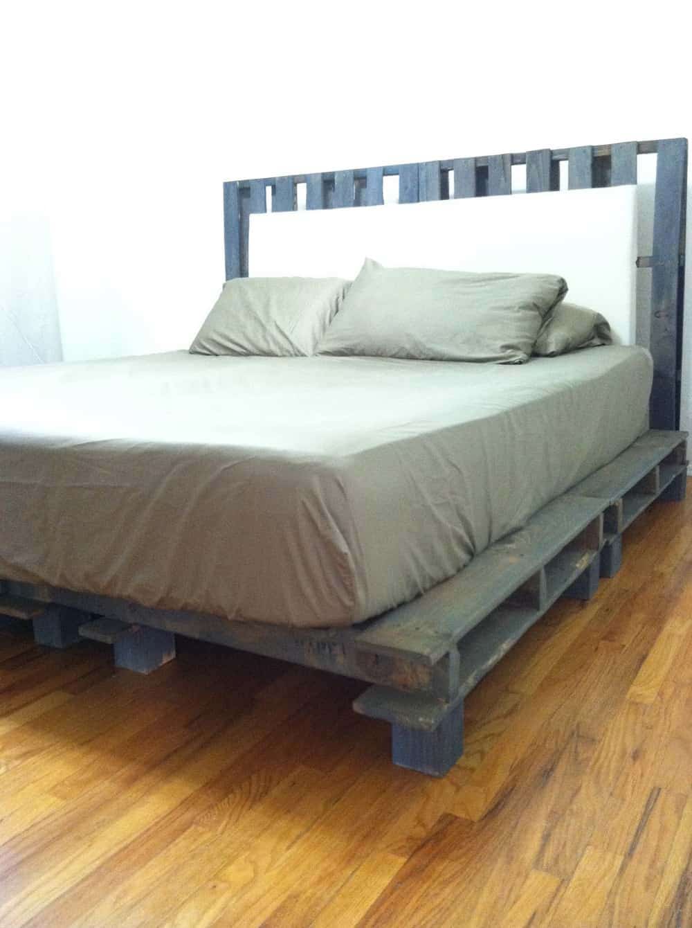 making a pallet bed