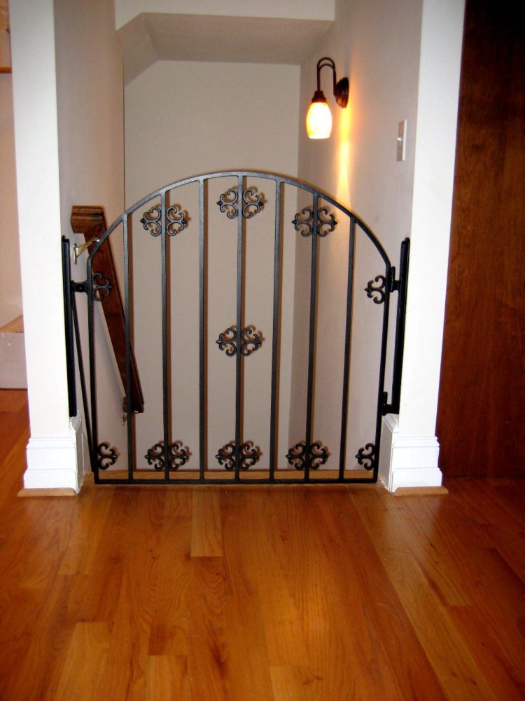 pet gates for jumping dogs