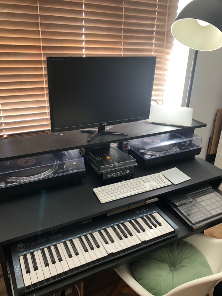 studio desk hardware