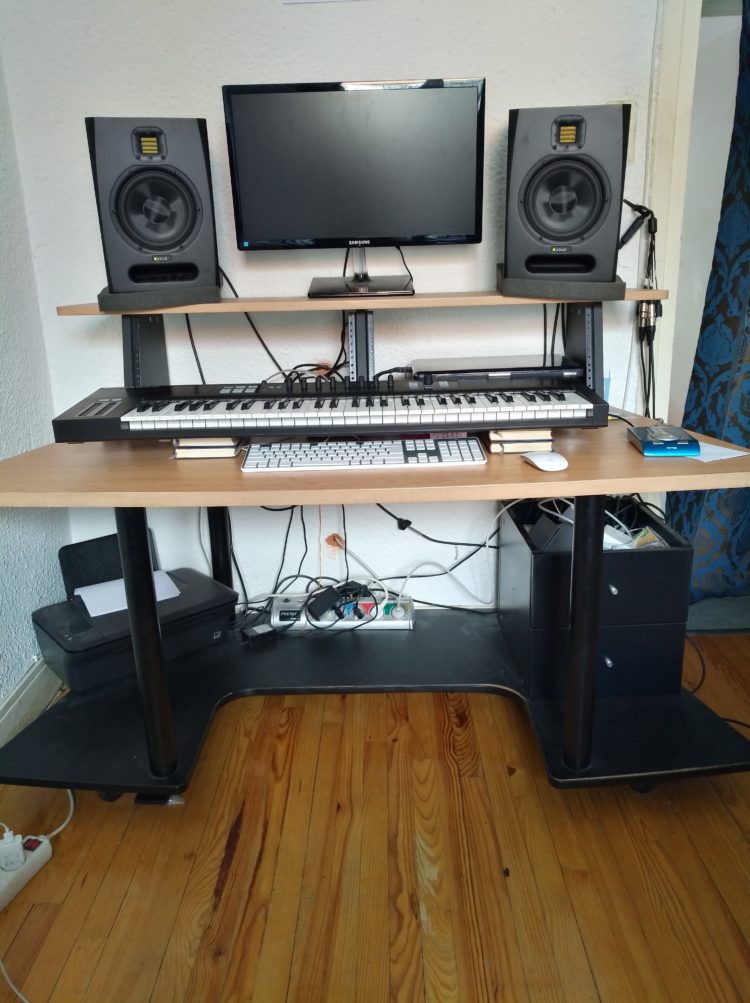 studio desk melbourne